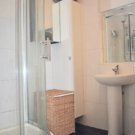 Apartment Spacious & Bight City Centre Flat *